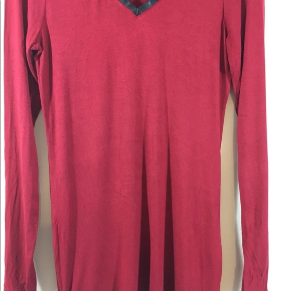 Le Chateau Women Long Sleeve T- Shirt V Neck Small Leather Piping - Picture 11 of 11